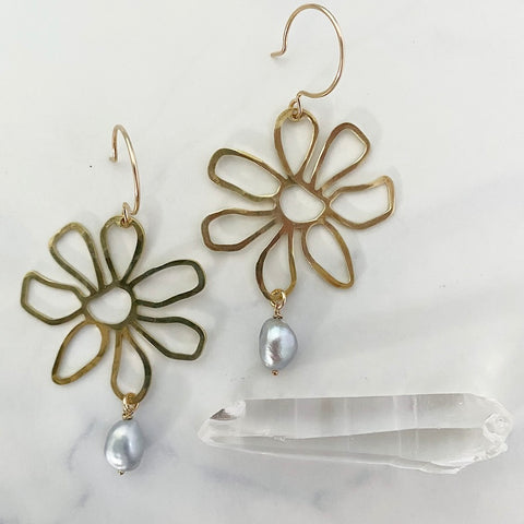 Pearl Daisy Earrings